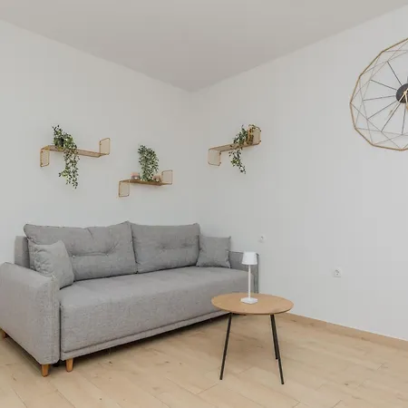 Apartment Seaside With A Swimming Pool - 23288 Vir