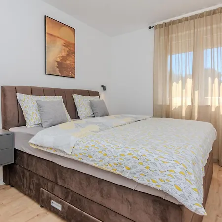 Seaside With A Swimming Pool - 23288 Apartment Vir