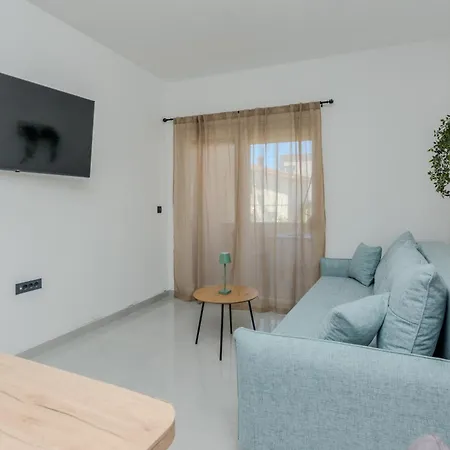 Seaside With A Swimming Pool - 23288 Apartment