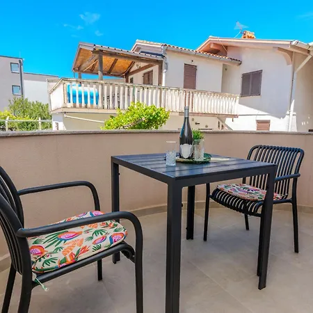 Seaside With A Swimming Pool - 23288 Vir