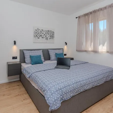 Seaside With A Swimming Pool - 23288 Appartamento *